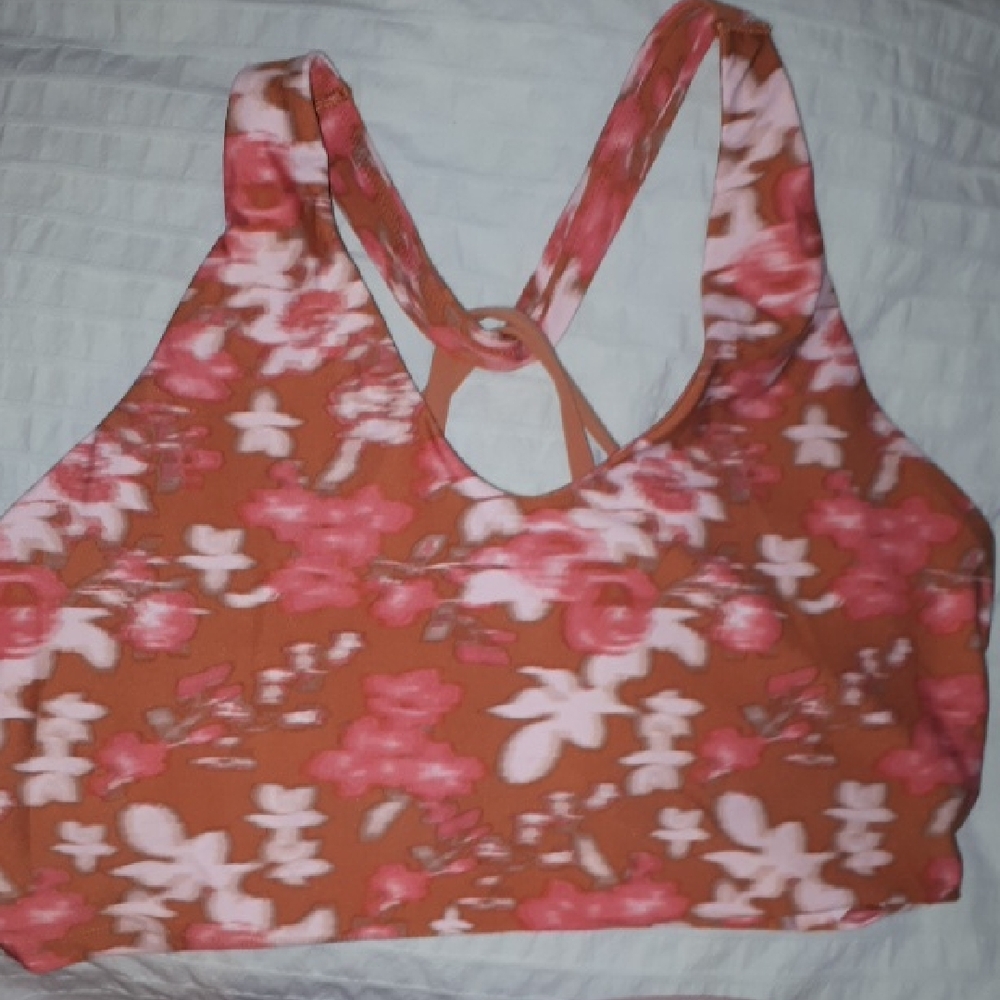 🧚‍♀️3 For $10. Floral Women's Top And 2 Atlectic Blue And Red